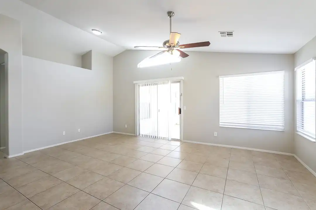 7427 W Tina Ln - View 5