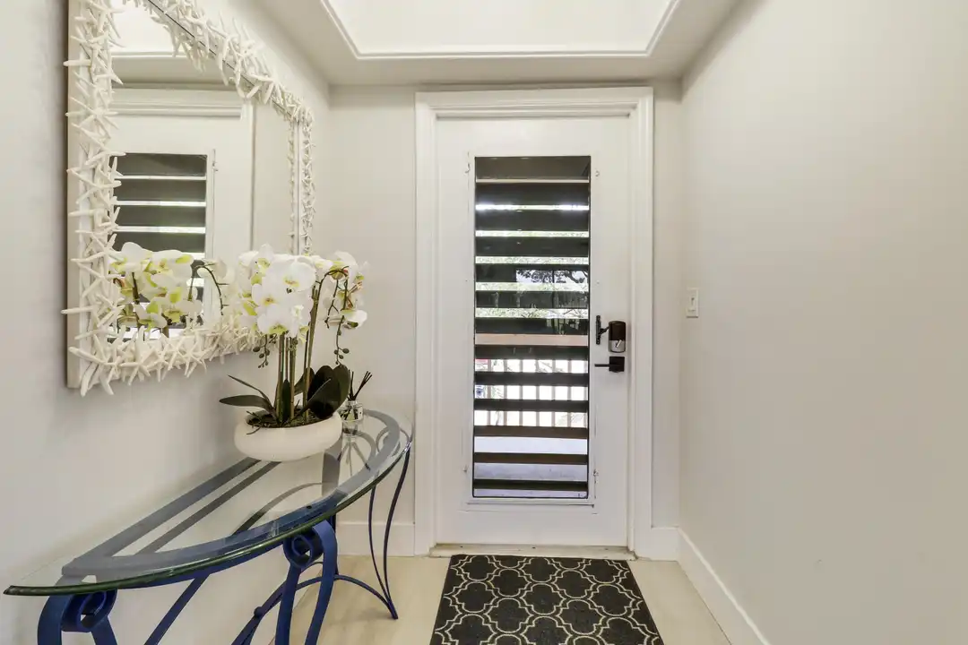 Apartment in Palm Beach Gardens - View 2