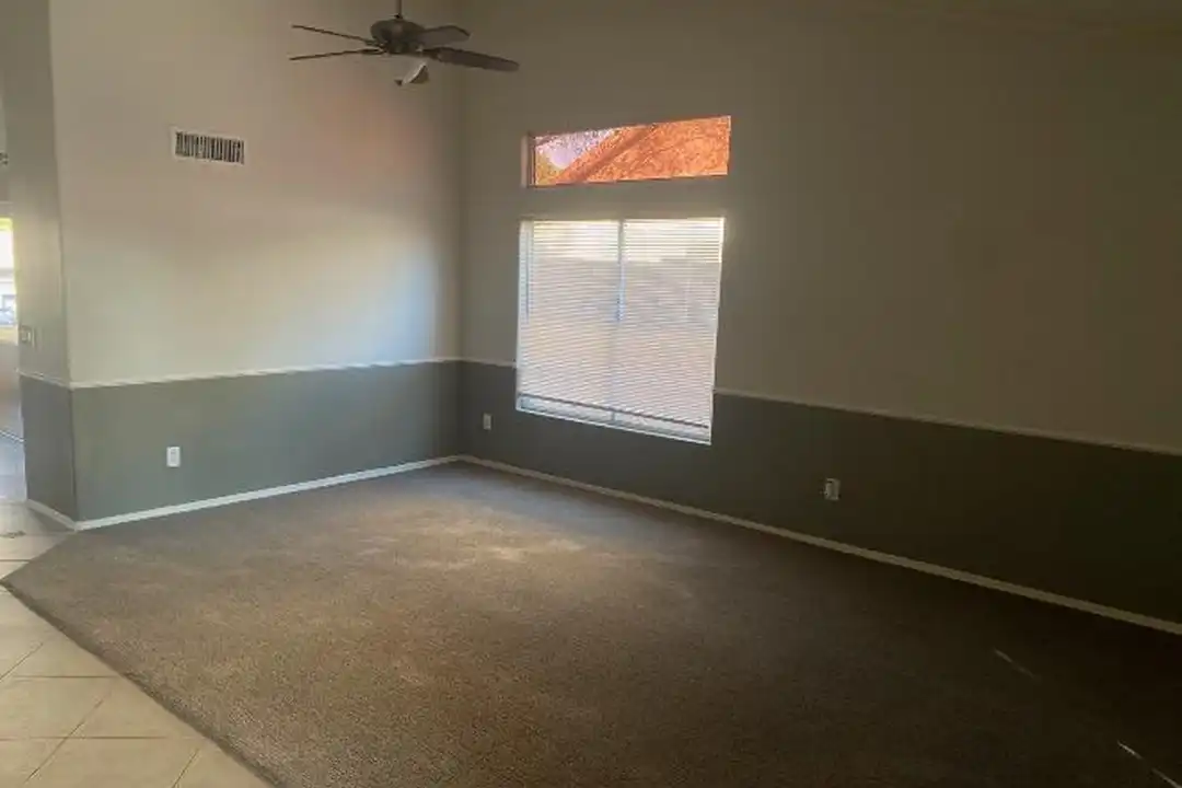 660 N Alder Dr - View 5