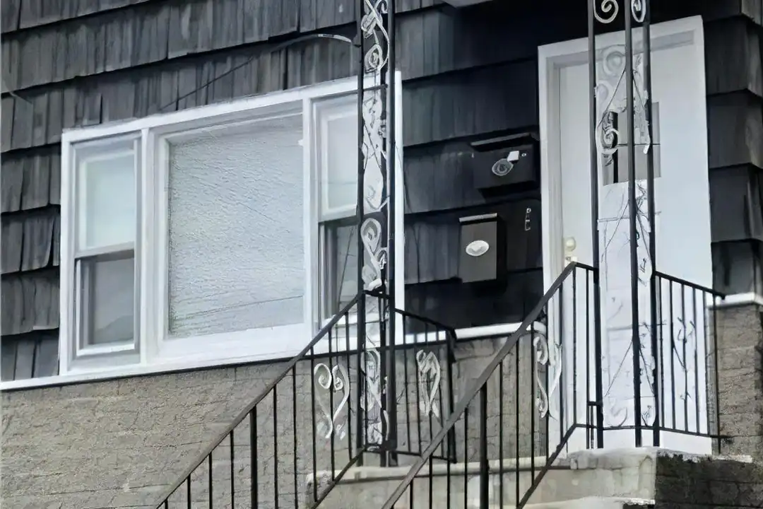144 Telford St – photo 1