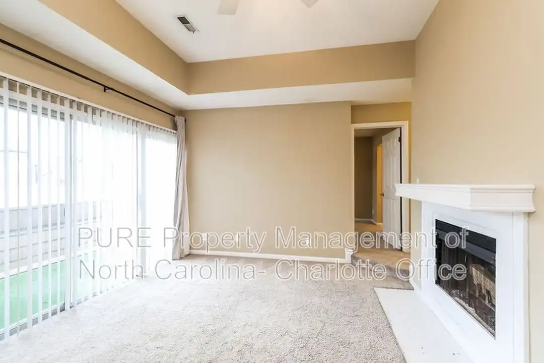 Apartment in Charlotte - More