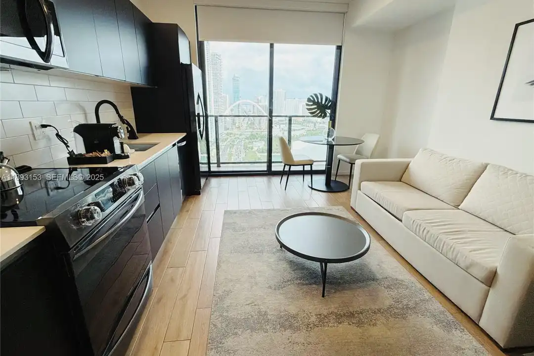 98 NE 5th St unit 2307 – pohled 2