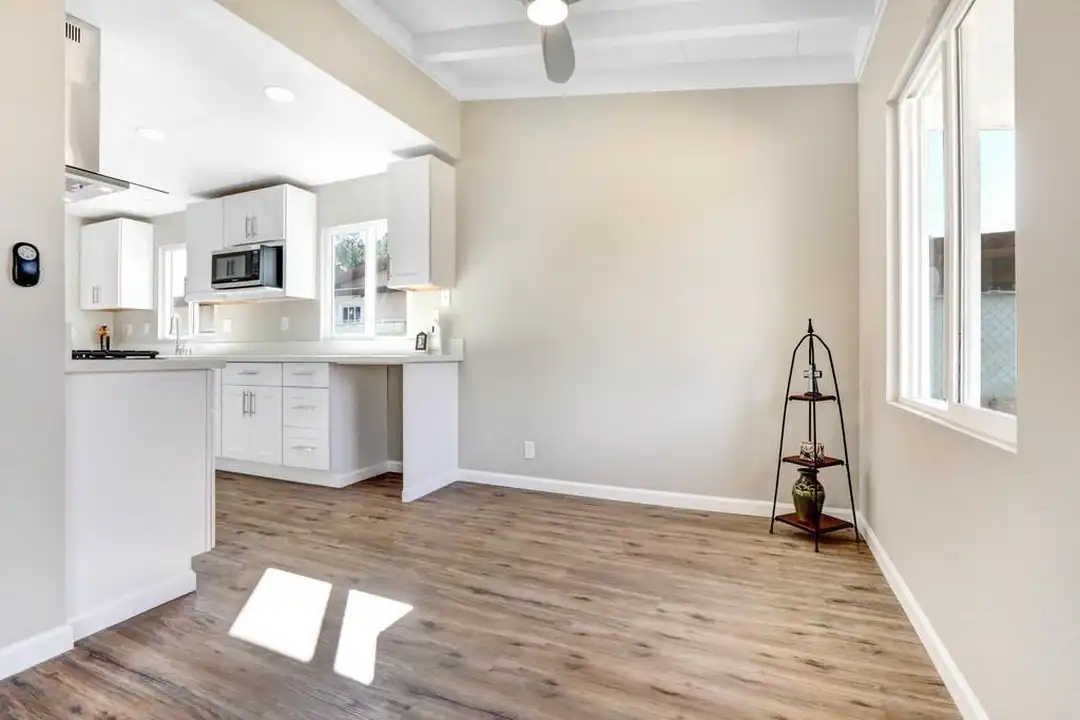 713 W Ave H-10 unit H-10 - View 5
