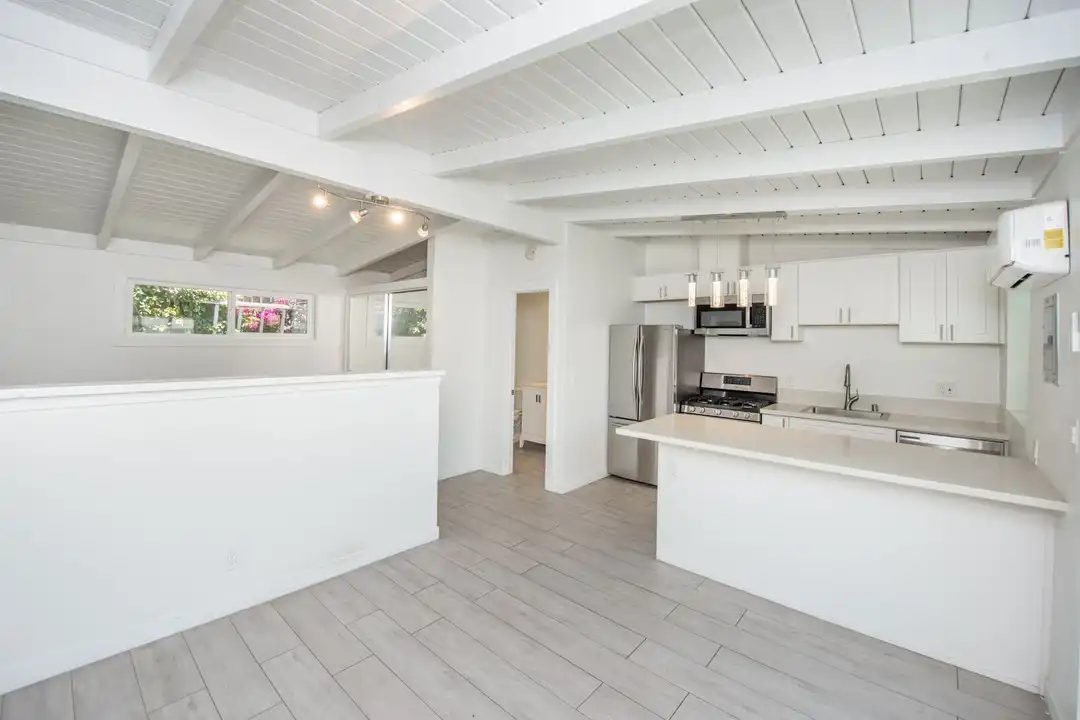 1826 Placentia Ave unit 1828 E - View 3