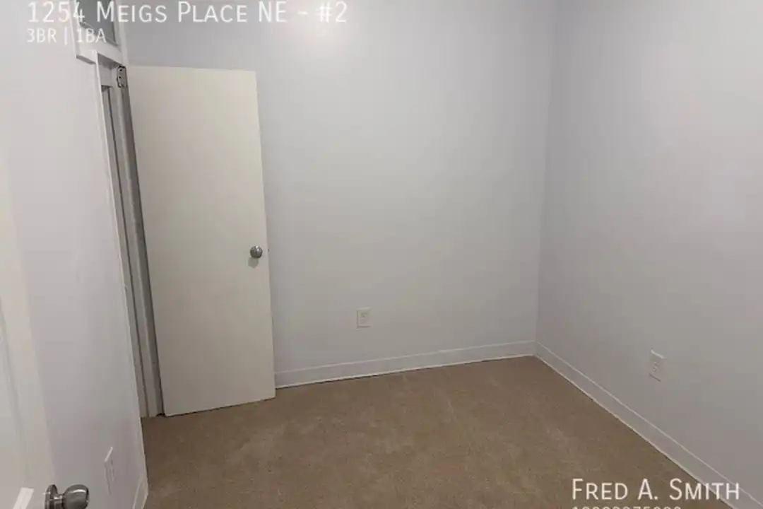 1254 Meigs Pl NE - More