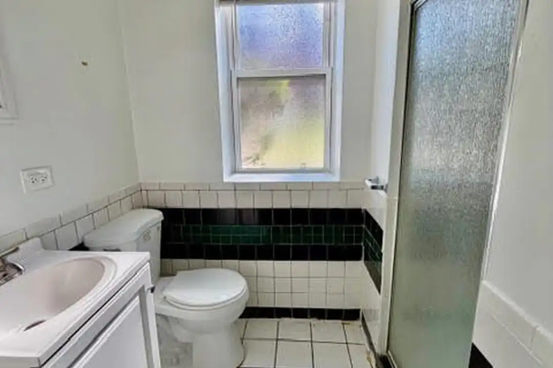 Apartment in Chicago - View 5