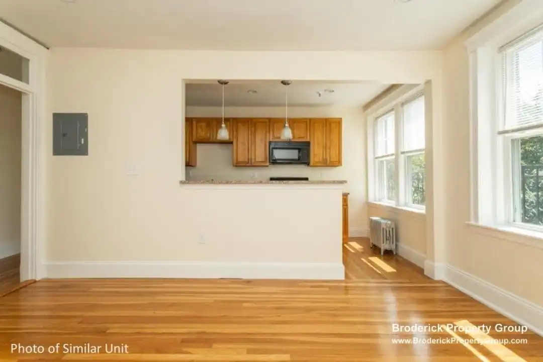 288 Chestnut Hill Ave - Radharc 2