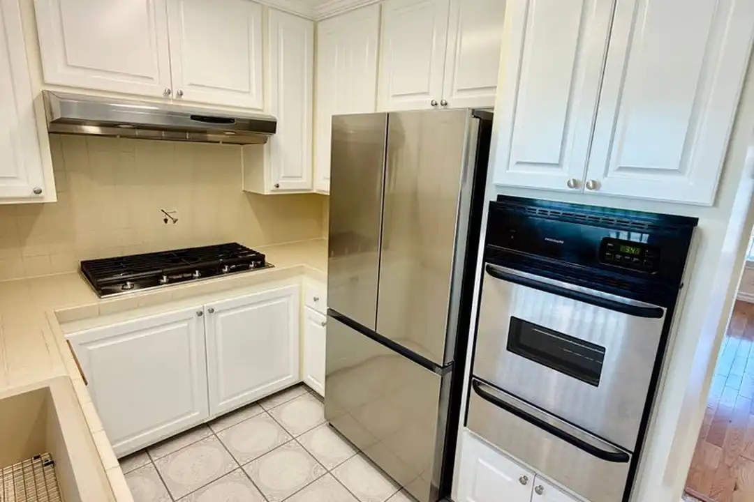 2125 W 157th St unit 10 - View 6