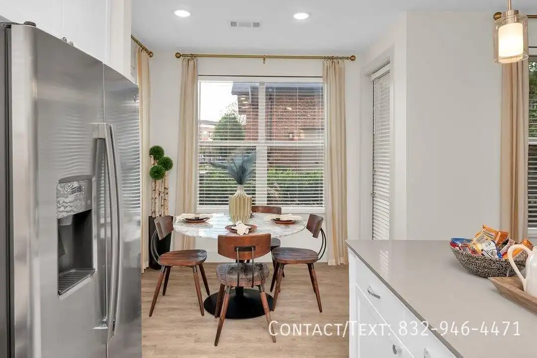 Apartment in Cypress - View 4