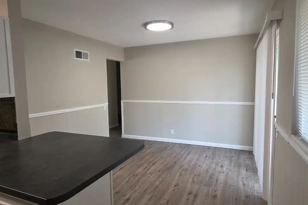 2259 Ainsworth Dr - View 3
