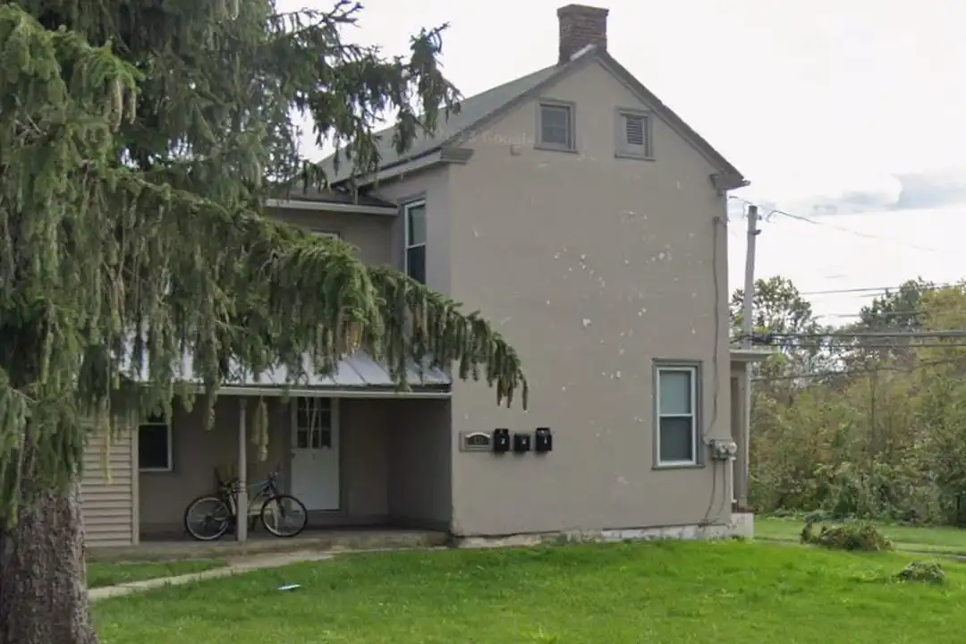 238 Manatawny St unit 3 – photo 1 of 5