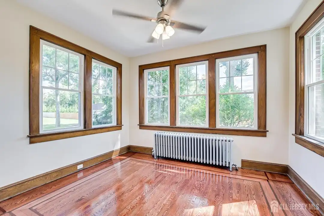 338 Buckelew Ave - More