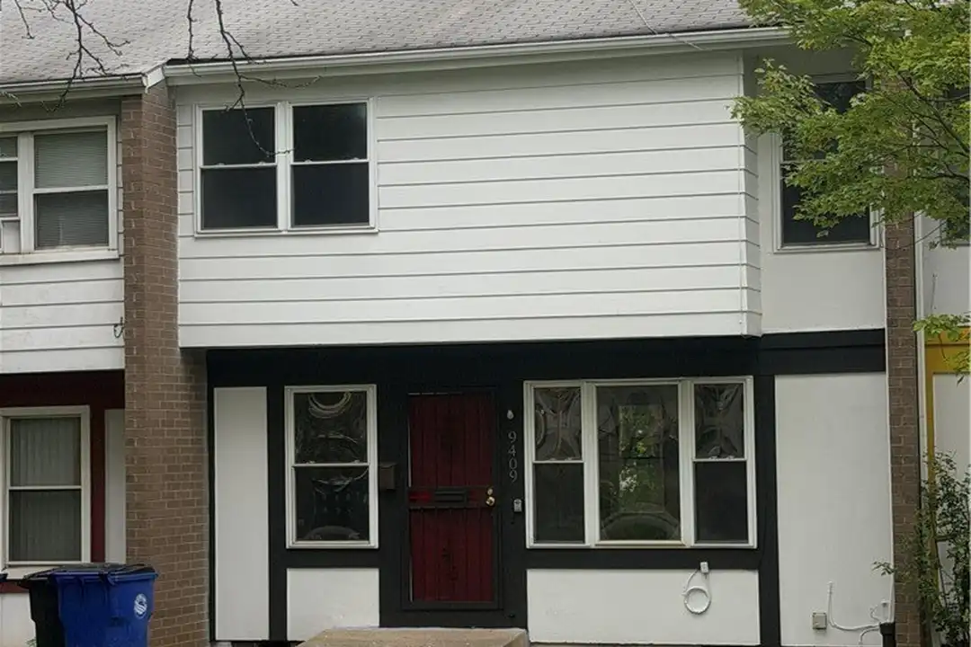 9409 Manor Ave – photo 1
