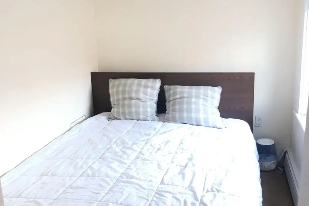 590 Beacon St - View 3