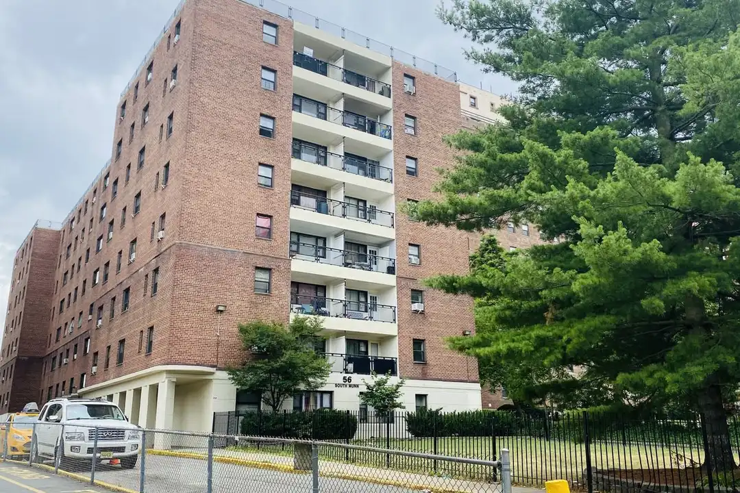 56 S Munn Ave unit 2B – photo 1