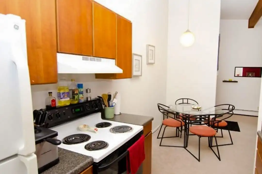 224 Highland Ave - More