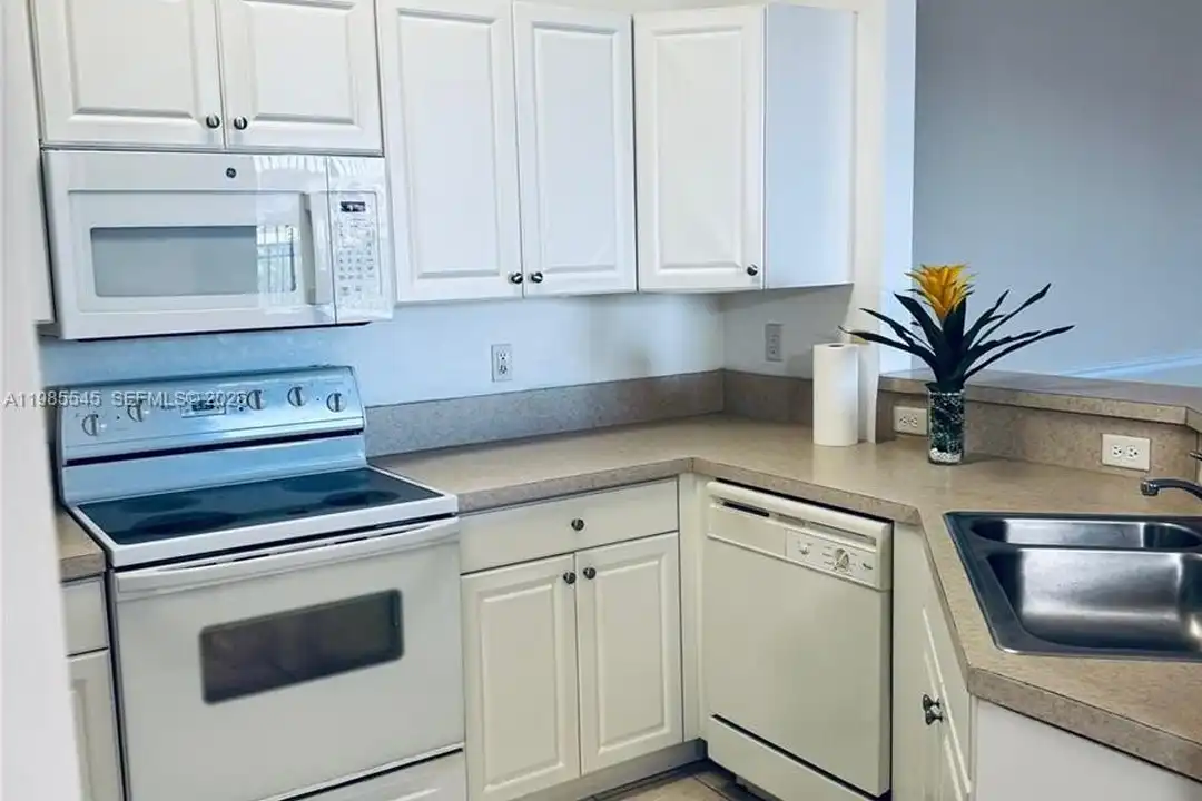 Apartment in Miramar - View 4