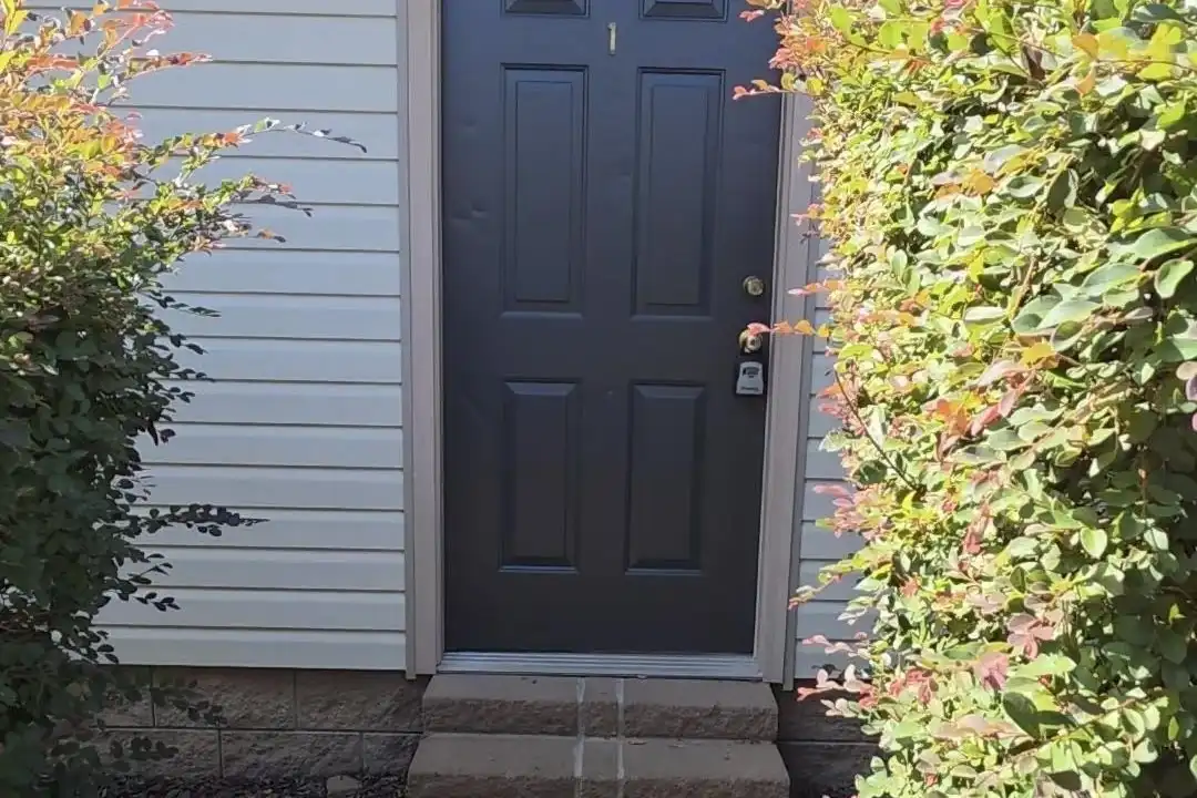 1310 N Main St – photo 1 of 7