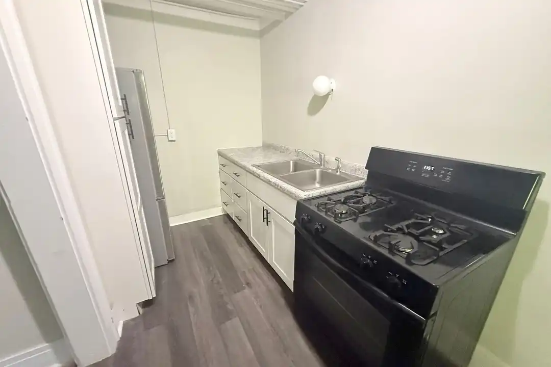720 6th Ave N unit Unit 10 – photo 1