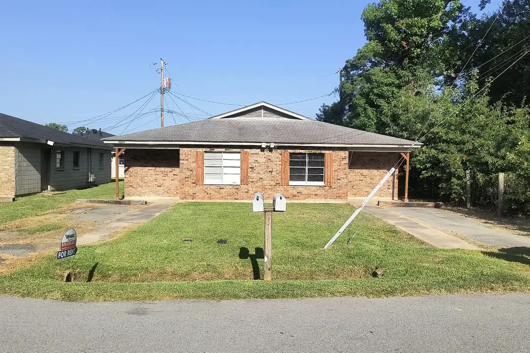 3008 S Holly St – photo 1