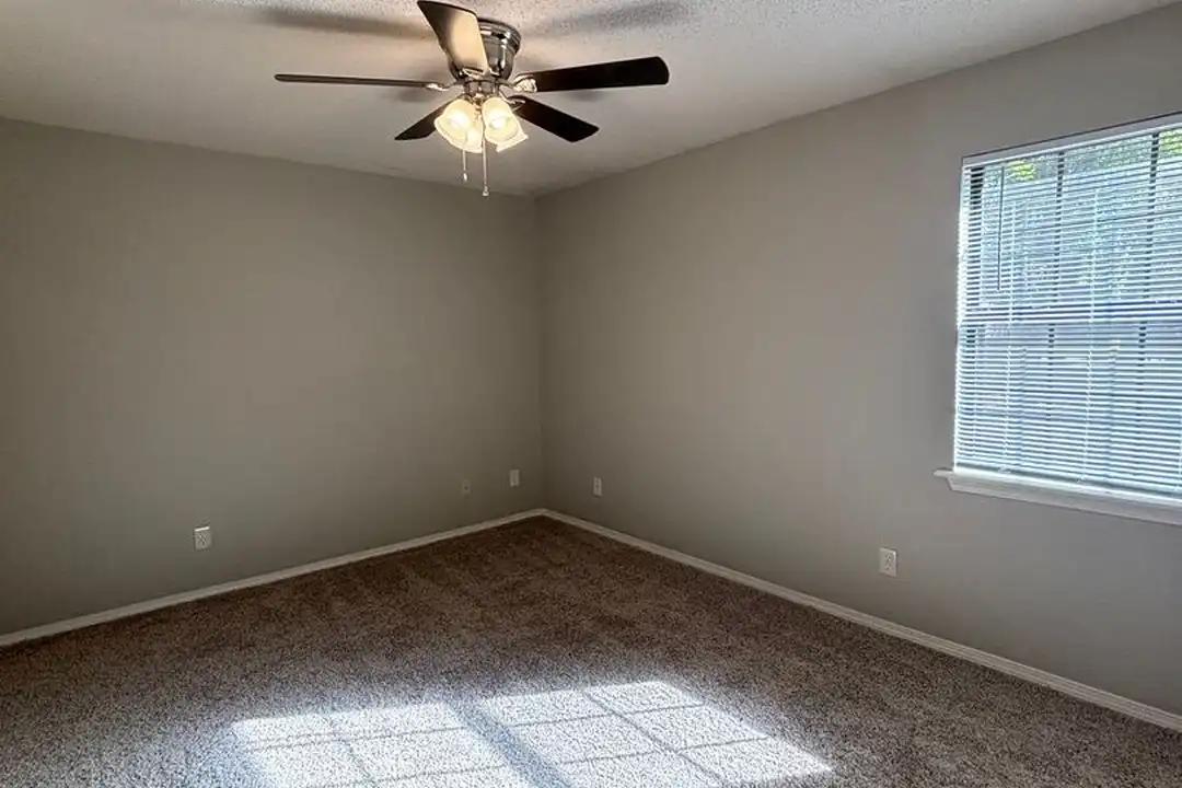 Apartment in Russellville - View 5