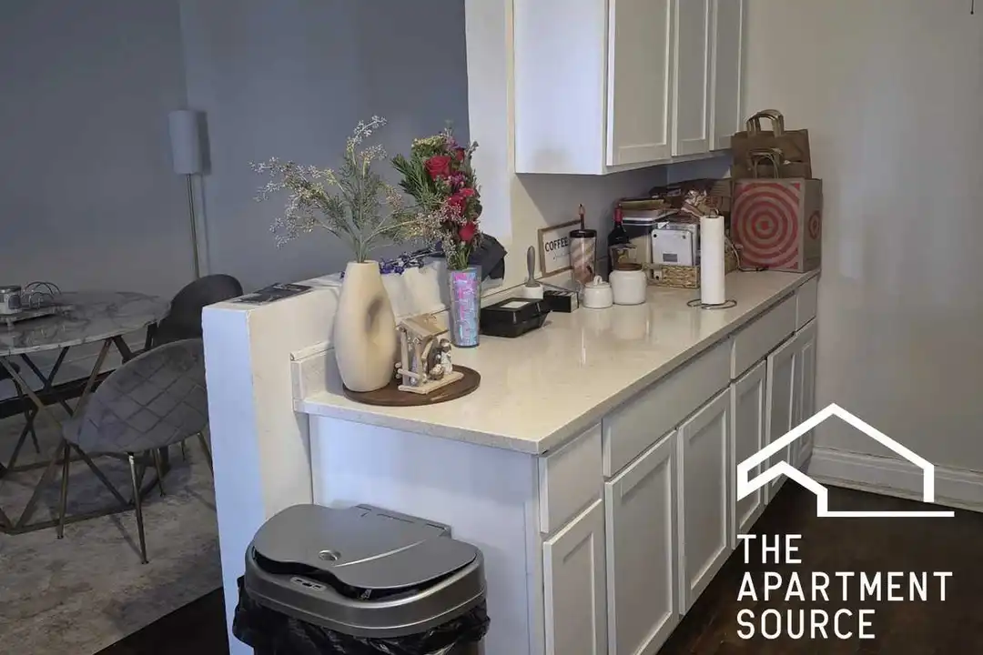 945 Judson Ave unit 1 - View 3