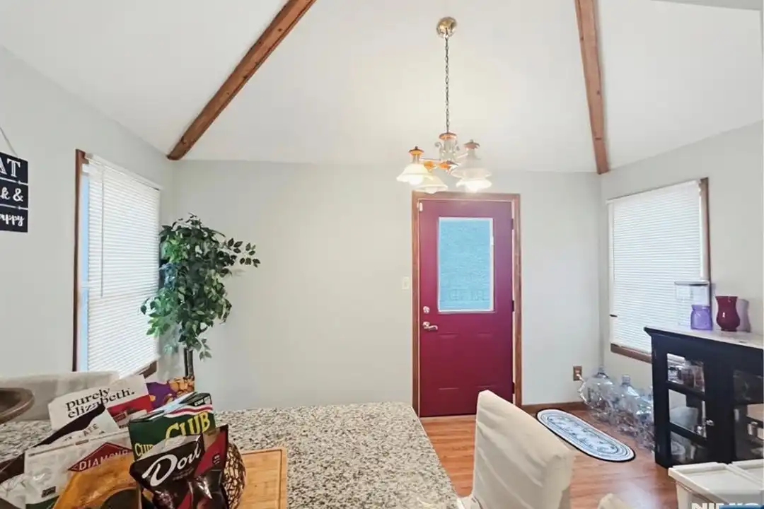 68 Washington Ave - More
