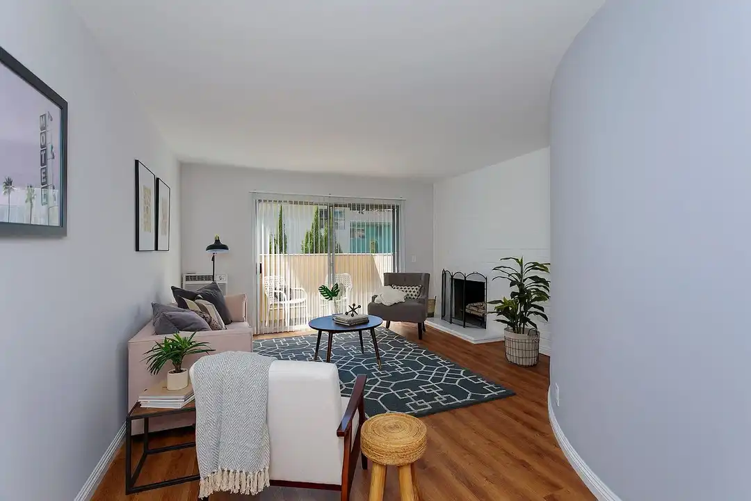 427-433 W Duarte Rd - View 3