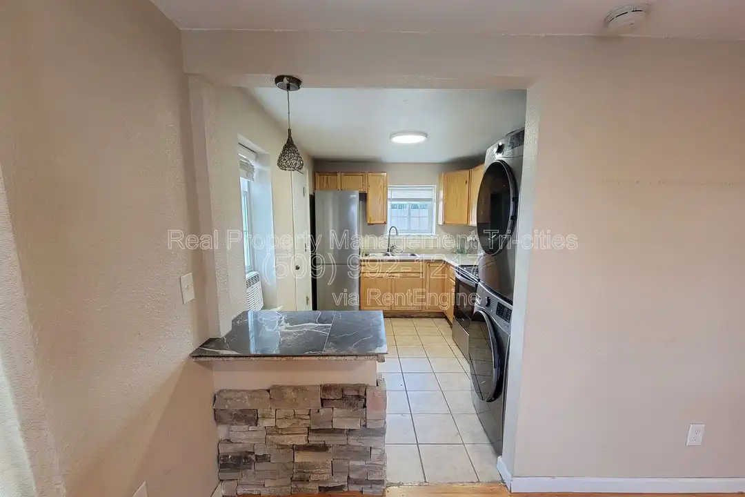 1124 E 7th Ave - View 5