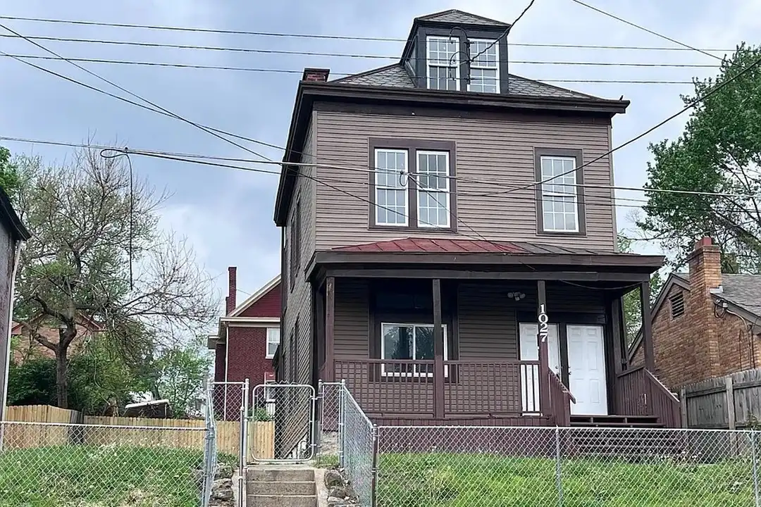 1027 Winfield Ave unit 1 – photo 1