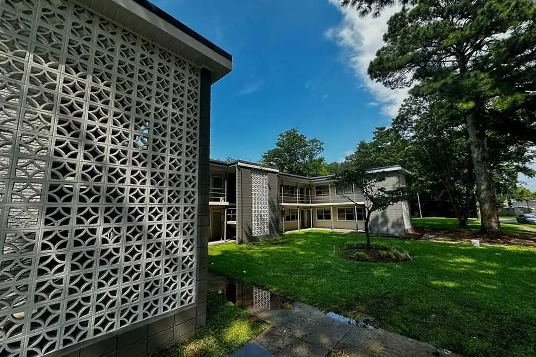 401 E Ocean Ave unit 14 - View 2