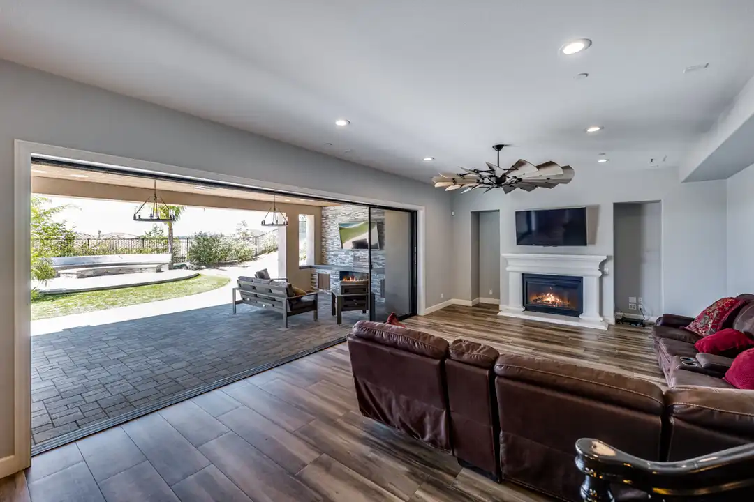 7377 Woods Ct - View 2