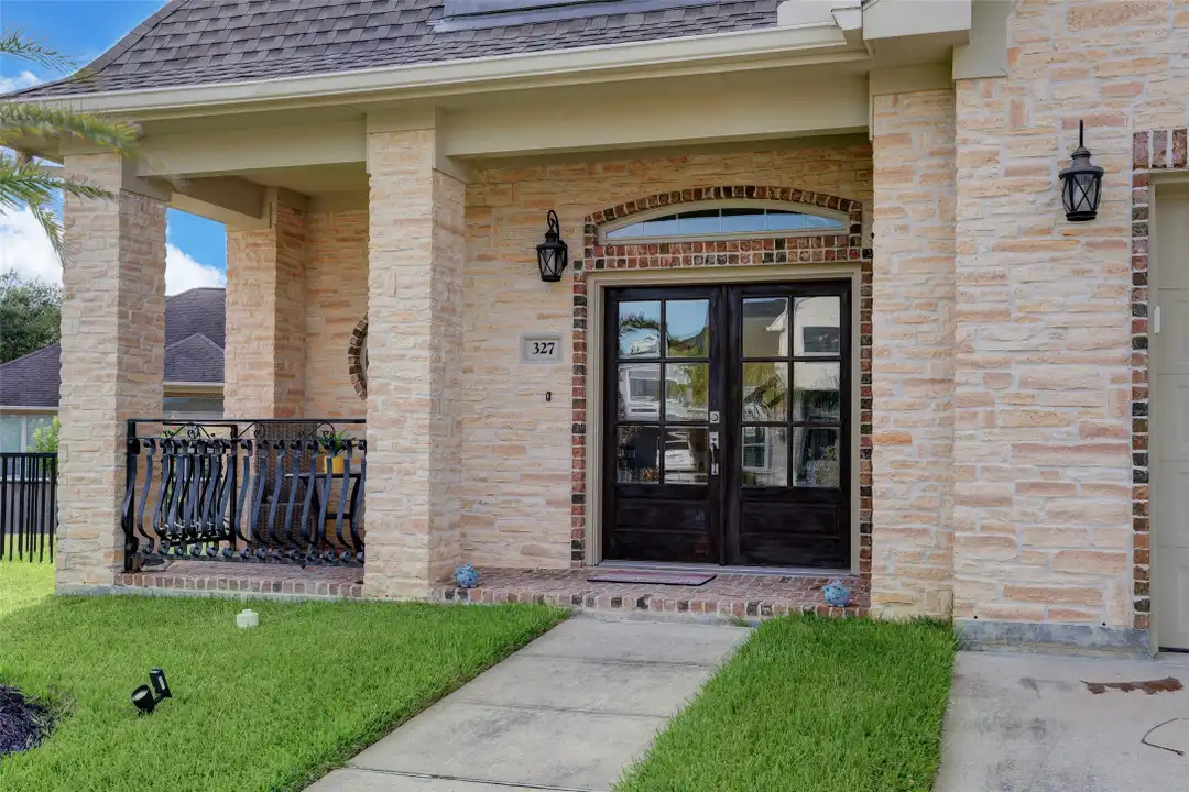 327 Twin Timbers Ln - View 4