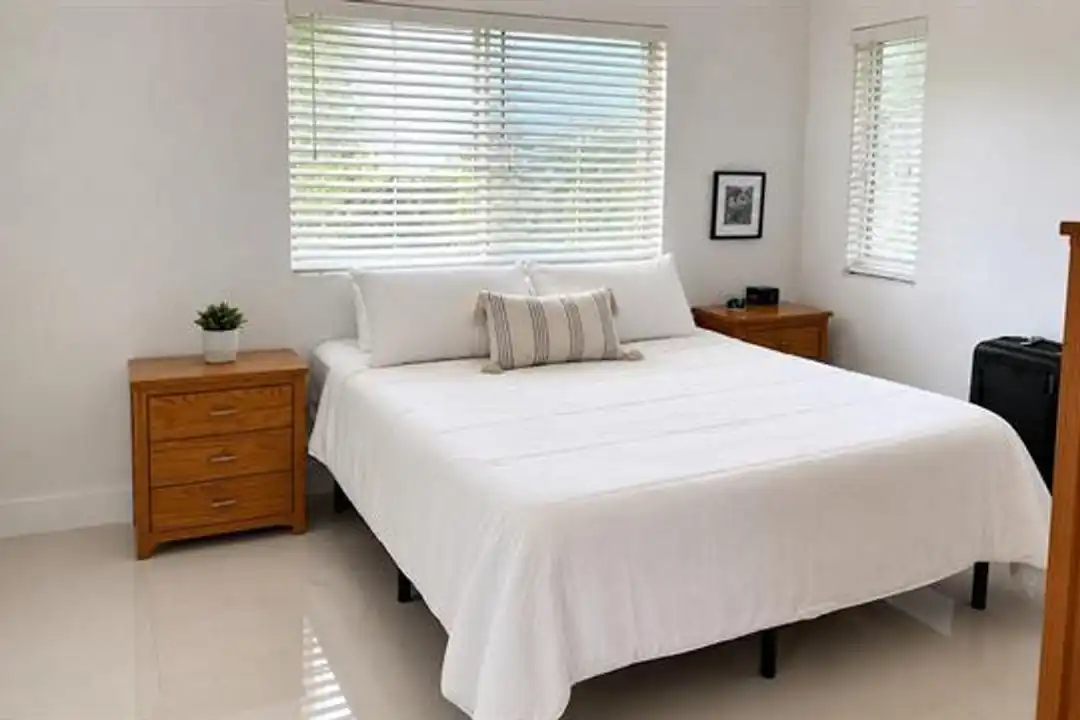 Apartment in Doral - More