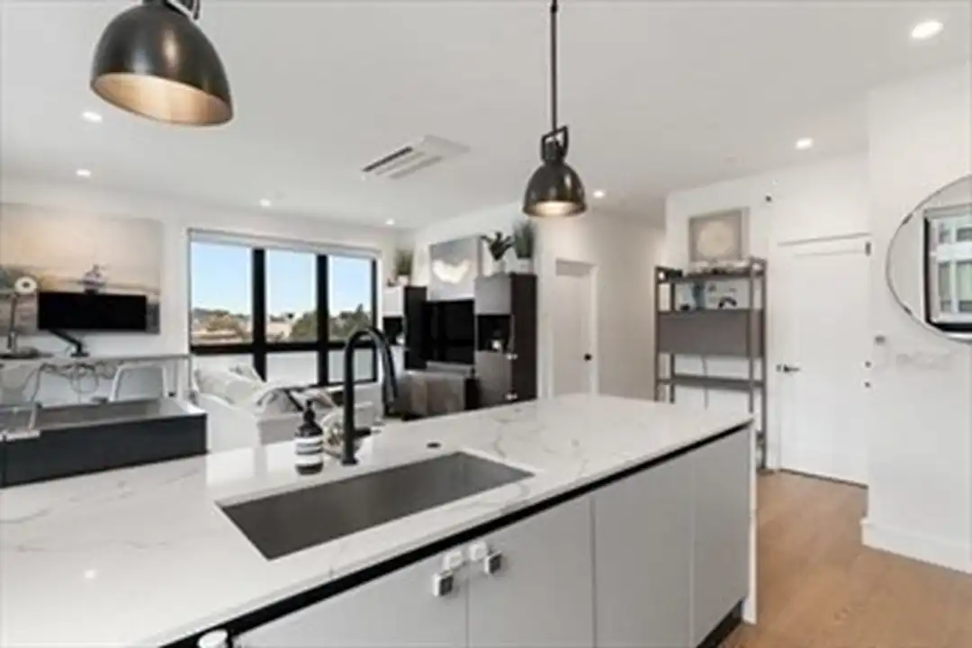 75 W Broadway unit 301 – pohled 5