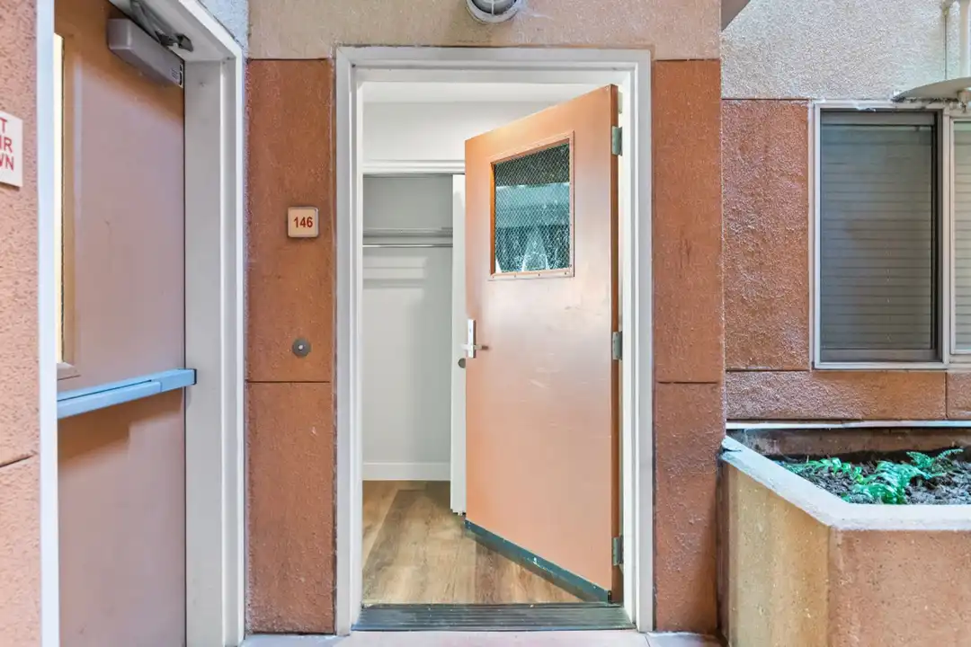 Apartment in San Jose - View 3