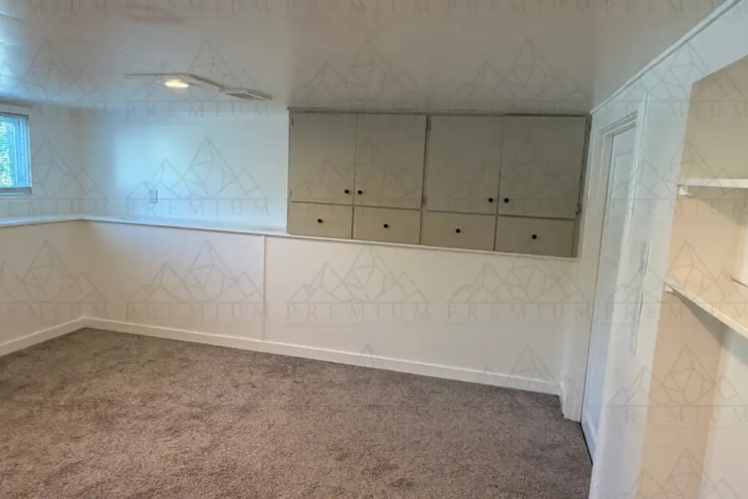 214 E 7th Pl unit #4 - View 4