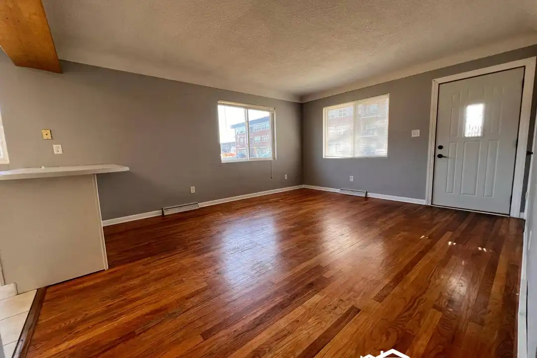 802 SW 3rd St - View 2