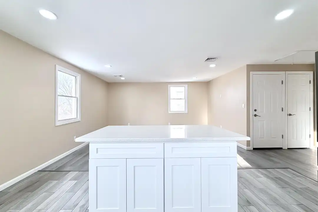 1572 Summit Ave unit 2 - View 5