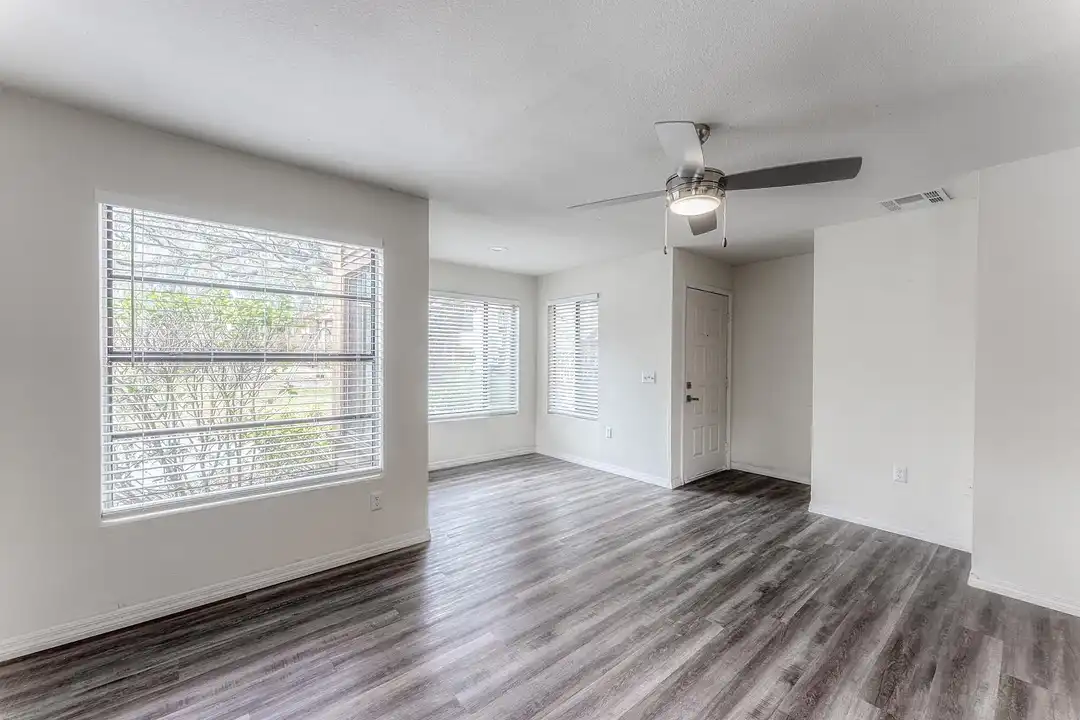 Harbor Oaks Apartments – photo 1 of 23