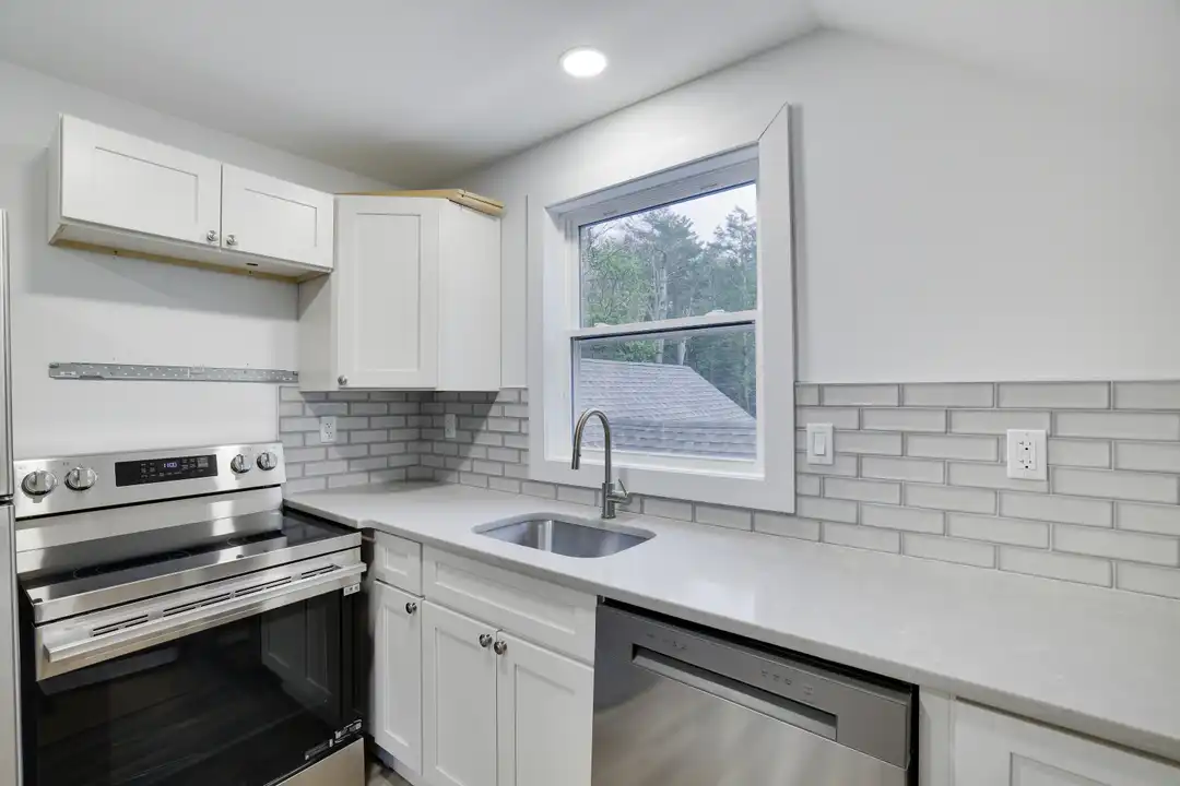127 Evergreen Ln unit 5 - View 4
