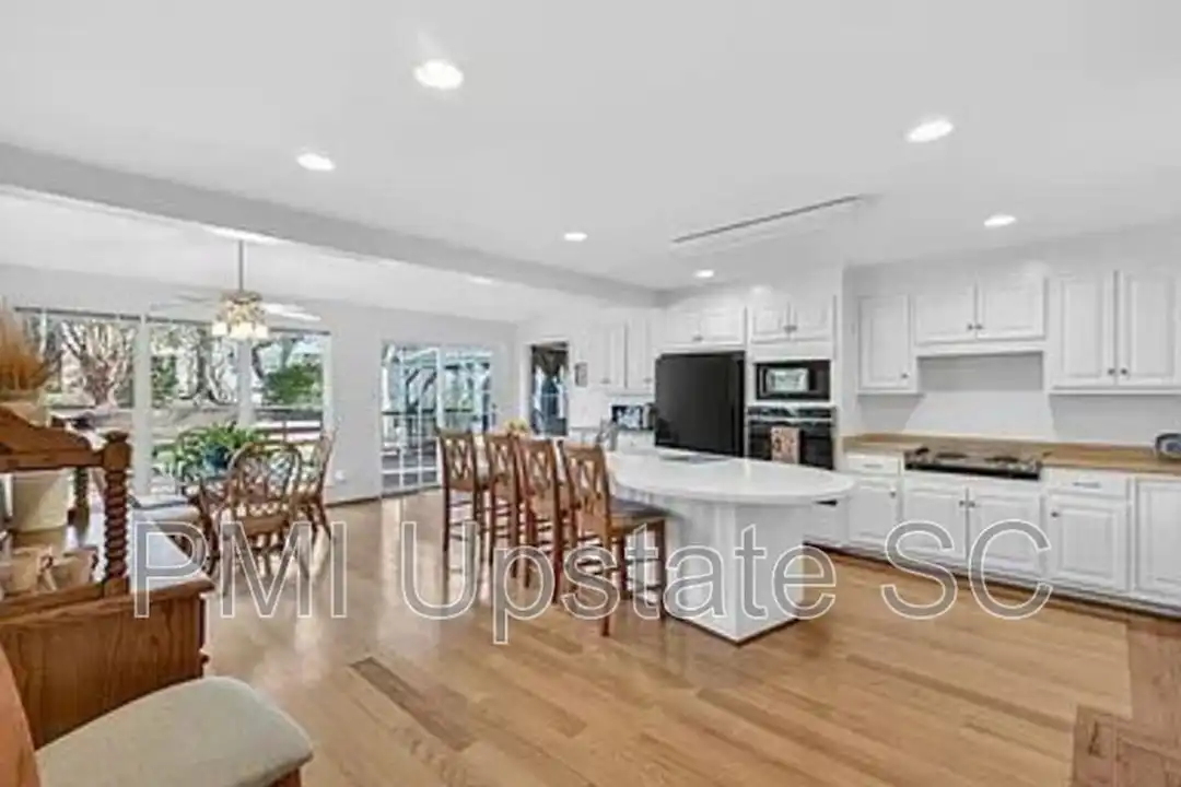 7 Tara Ave - View 6