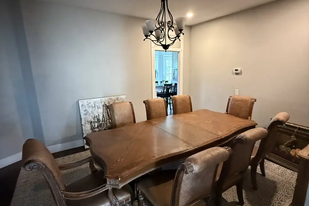 303 E 9th St – photo 1 of 6