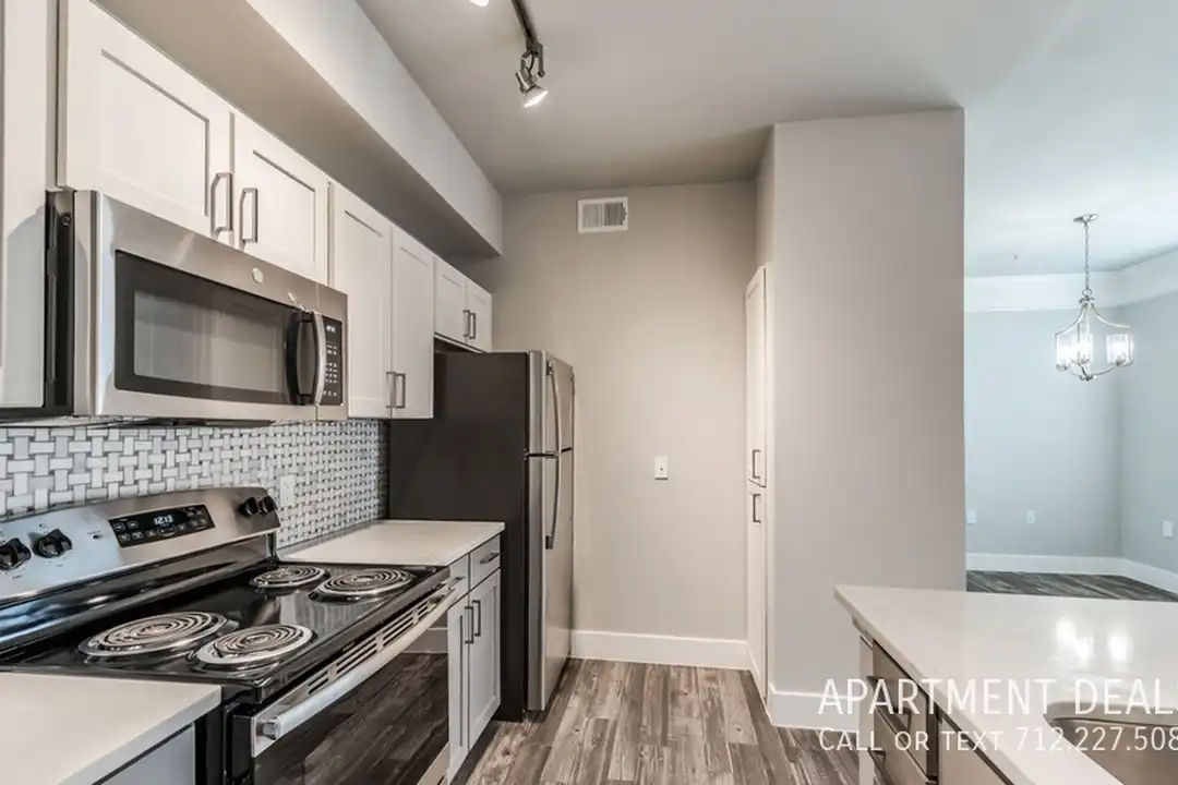 157 W Texas Ave - View 4