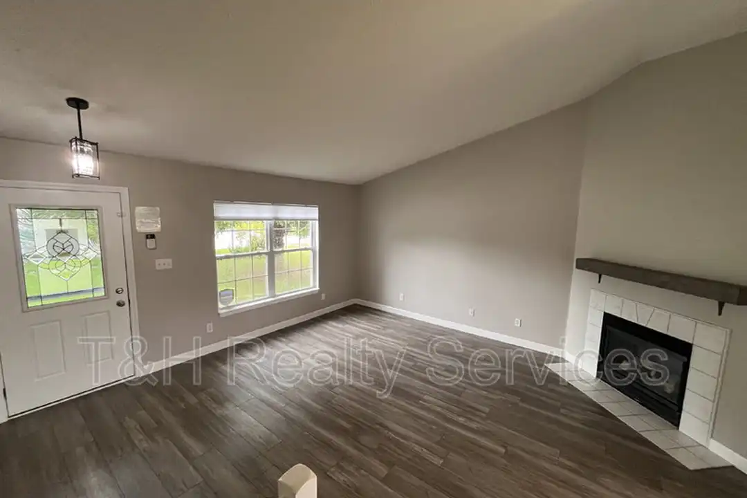 6803 Smithfield Blvd - View 4