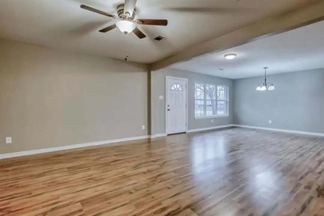 2104 2nd Ave - View 6