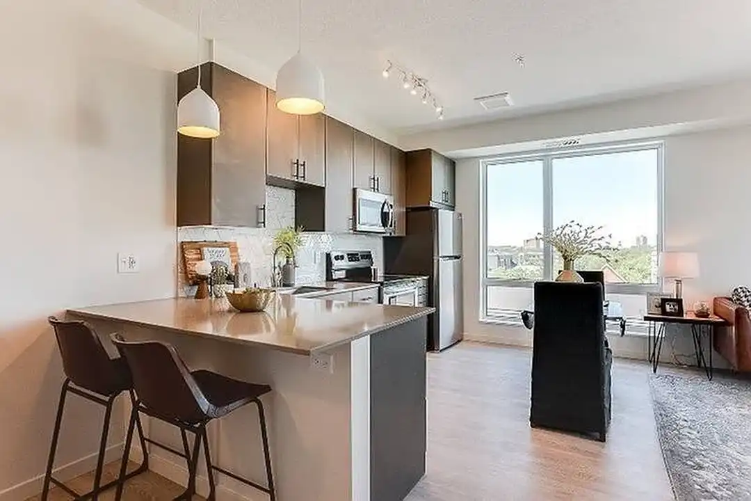 Odie Apartments – další