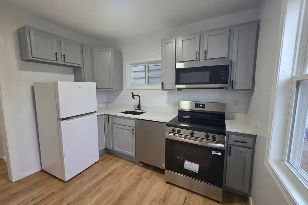 131 Bausman St unit 2 – photo 1