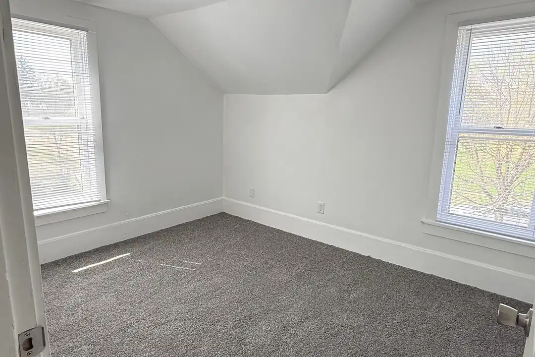 621 Hackett St - View 5