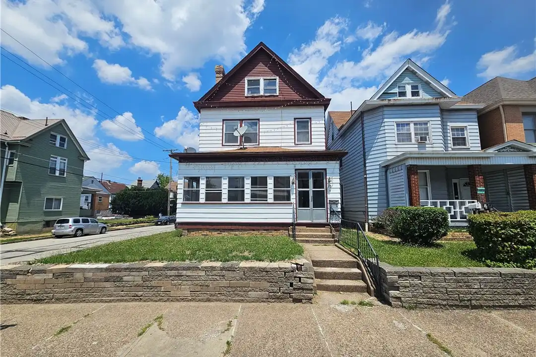 701 E 14th Ave – photo 1 of 12